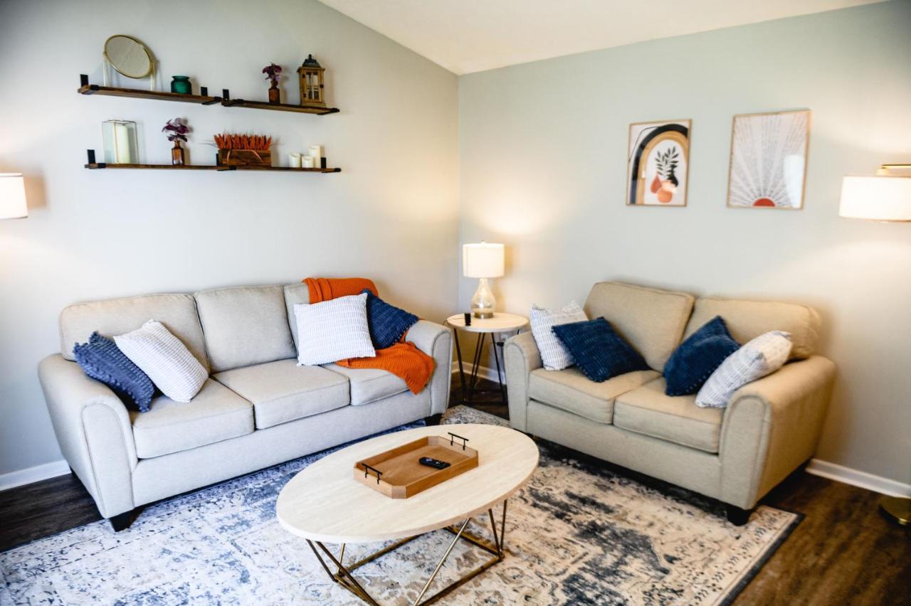 Urban Cottage: Homey & Convenient Huntington Esterno foto