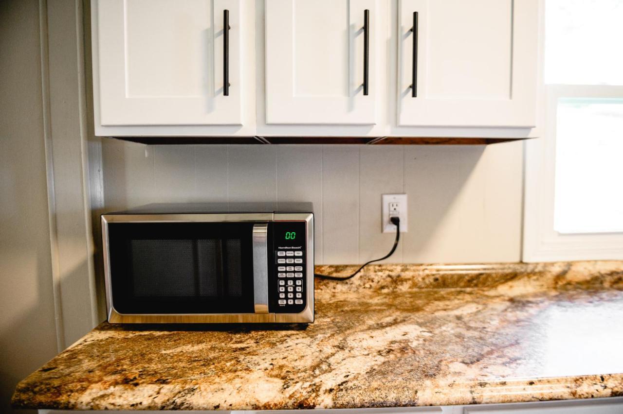 Urban Cottage: Homey & Convenient Huntington Esterno foto