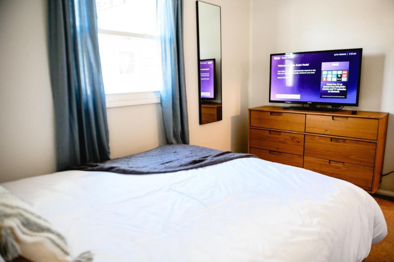Urban Cottage: Homey & Convenient Huntington Esterno foto