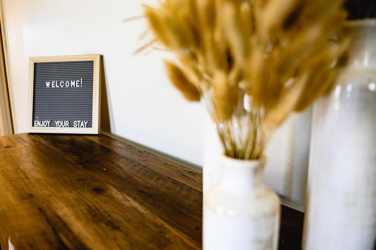 Urban Cottage: Homey & Convenient Huntington Esterno foto