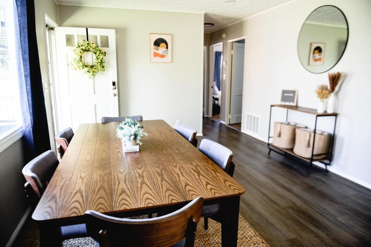 Urban Cottage: Homey & Convenient Huntington Esterno foto
