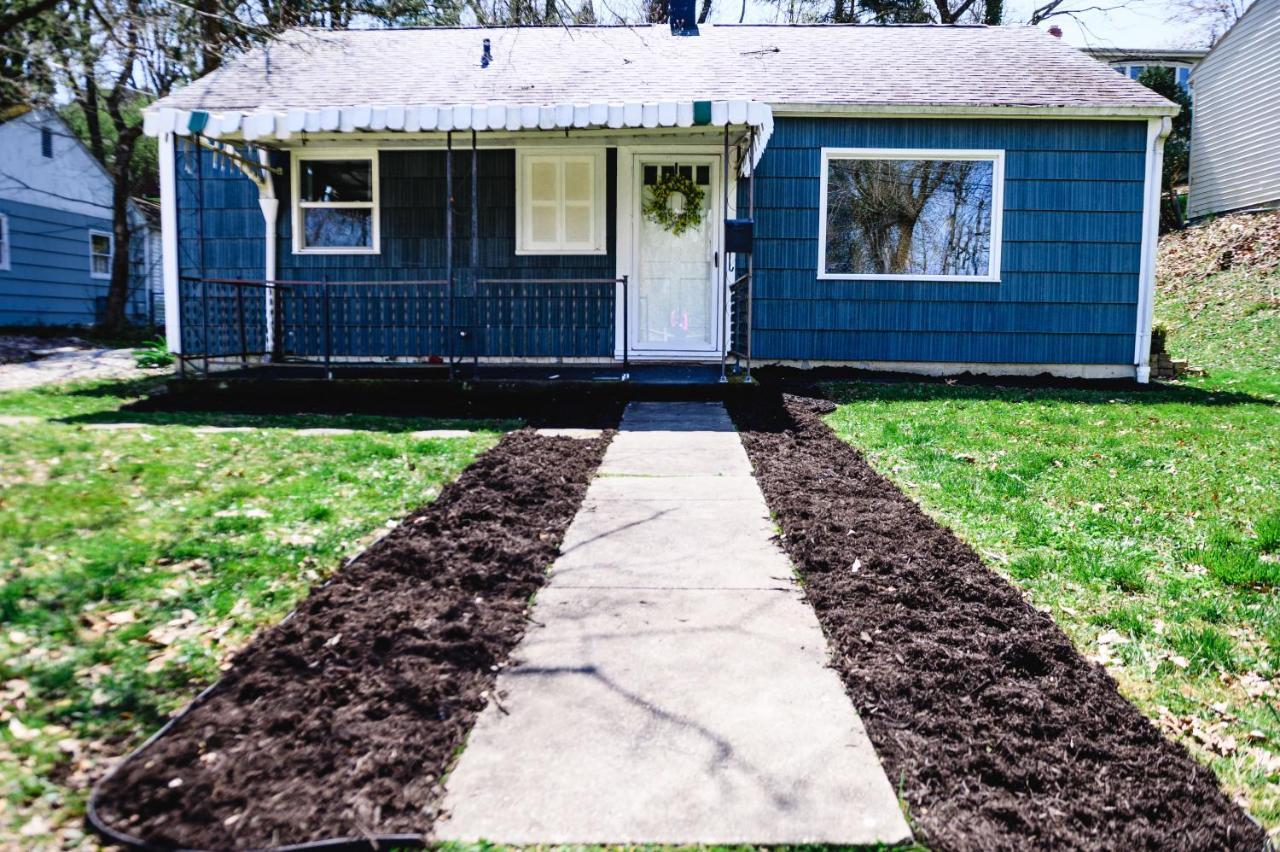 Urban Cottage: Homey & Convenient Huntington Esterno foto